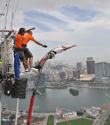 9 Best Places For Bungee Jumping Around The World